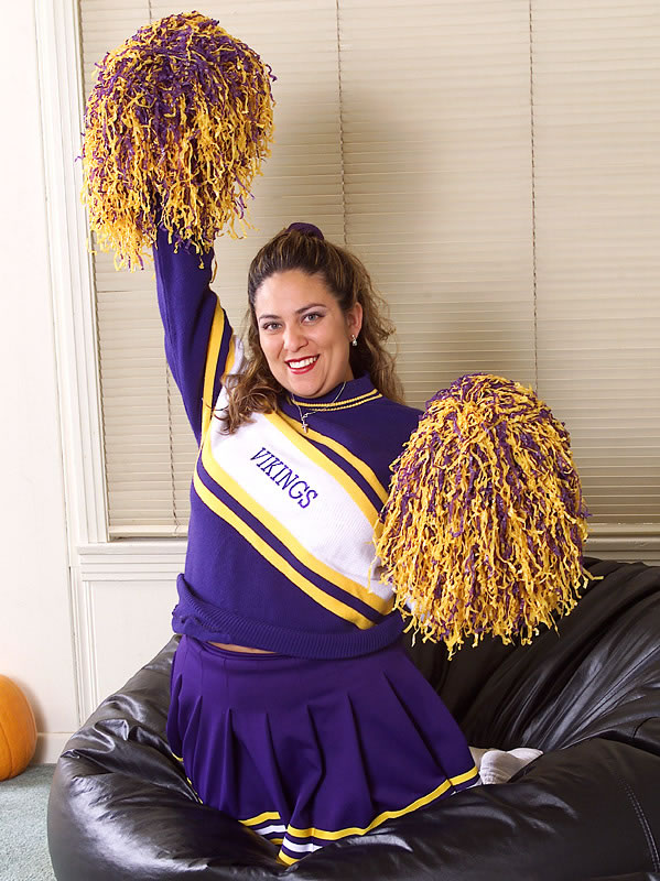 Bbw Cheerleader Pussy - Chesty Chubby Cheerleader. 